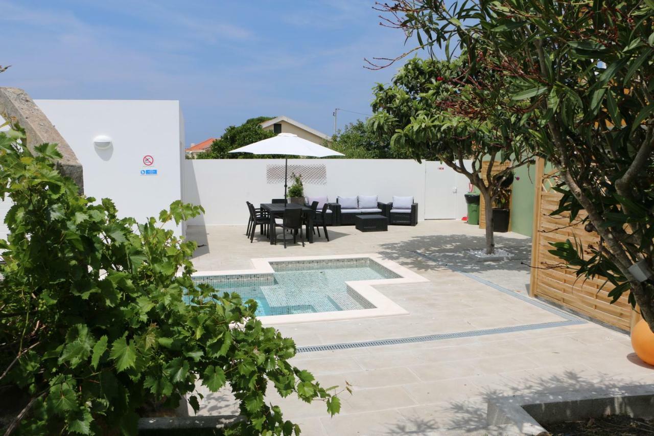 Casinha Verde Nadadouro Exterior foto