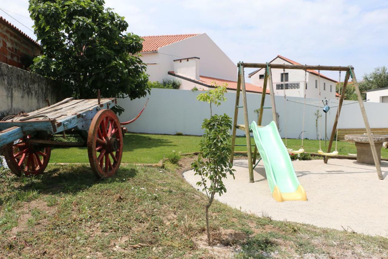 Casinha Verde Nadadouro Exterior foto