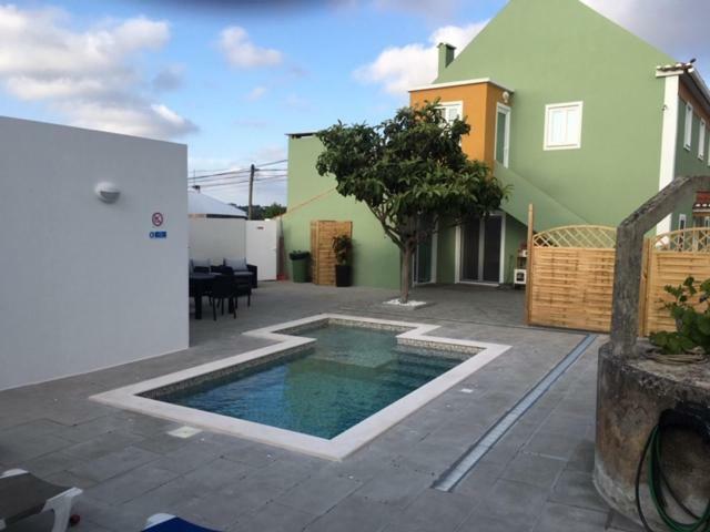 Casinha Verde Nadadouro Exterior foto